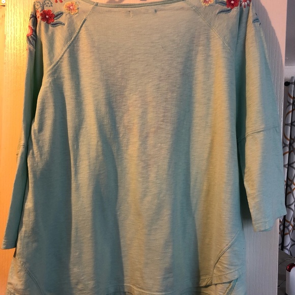 Embroidered shirt - Picture 6 of 6